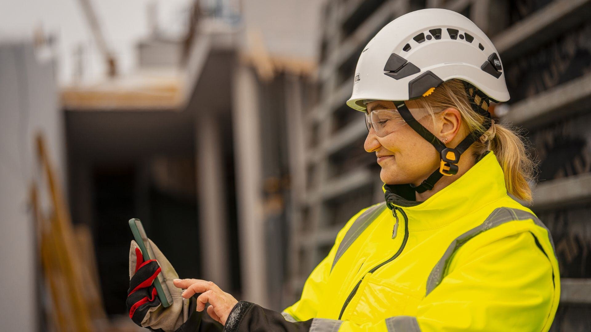 Admicom Bauhub - projektipankki ja työmaan viestintä